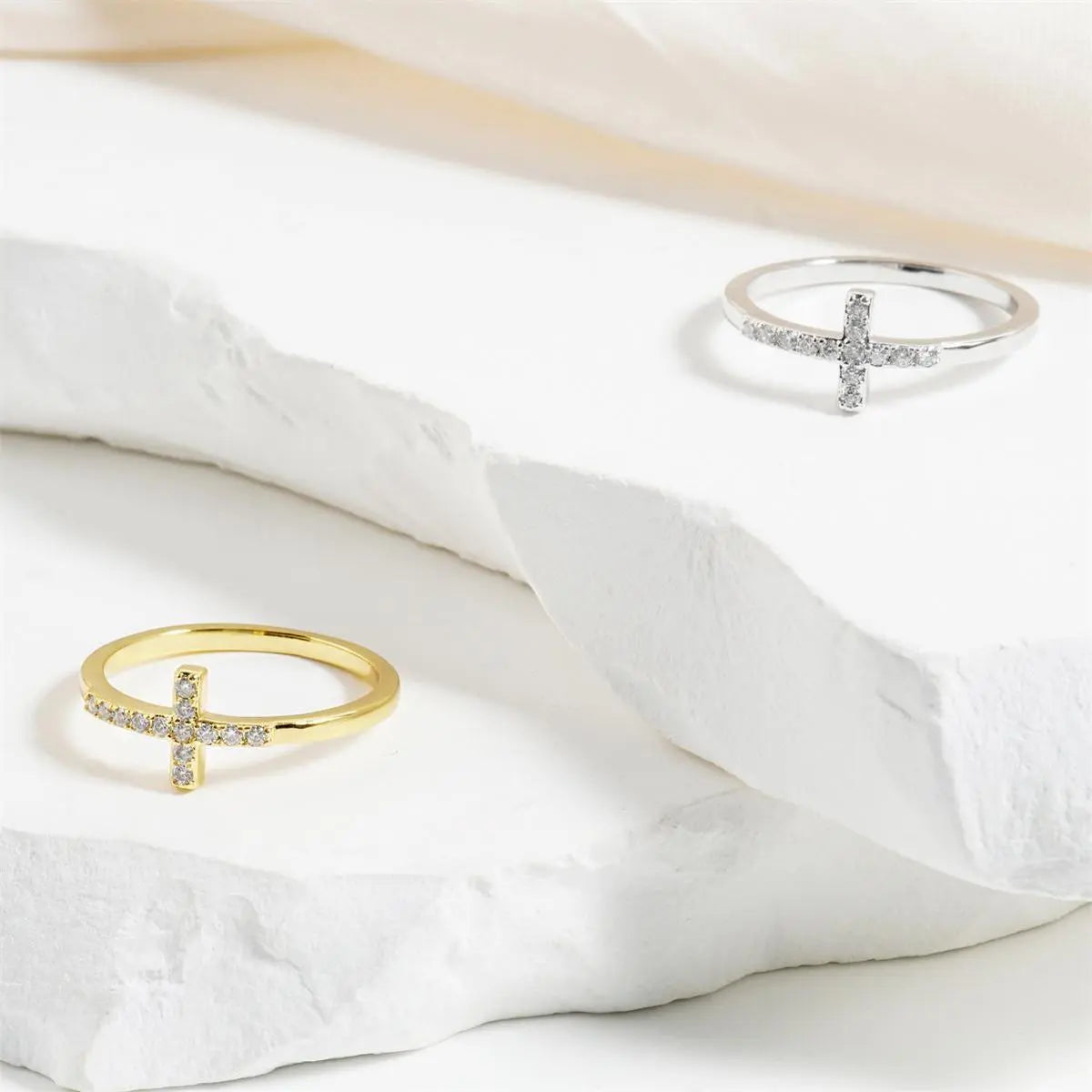 Delzzad 0.1Ct 14K Gold Plated Cross Ring Eternal Intersection Ring Band for Her Infinity Wedding Band Ring D Color VVS Synthetic Moissanite Ring Jewelry Wedding Band Engagement Ring Perfect Birthday Anniversary & Valentine'S Day Mother'S Day Gifts