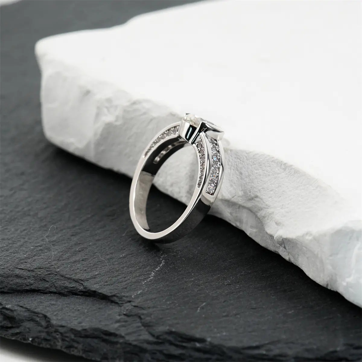 Moissanite 1.5Ct Fortune Glow Oval Ring Wedding Engagement Anniversary Valentine'S Day Romantic Elegant Gift Daily Wear